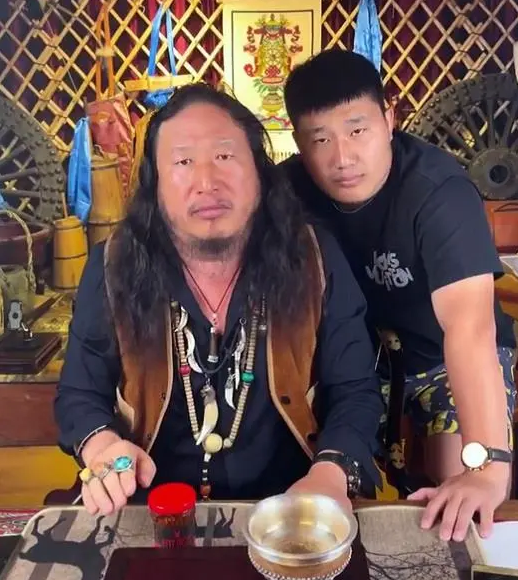 恩克作秀被识破，毛子哥和儿子一起上阵，恩克能接住回马枪吗?