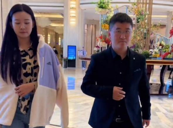 屌丝网红姜涛正式官宣恋情!女徒弟晋升为老婆，女方还有3个月身孕