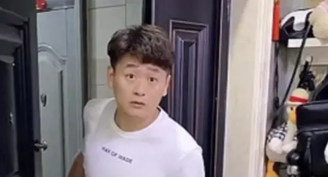 抖音网红李坑坑：藏私房钱爆红，誓死捍卫“男人尊严”，藏私房钱天花板