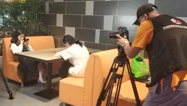 美食抖音账号运营：拍抖音需要什么设备,一个人拍视频用什么设备好？  