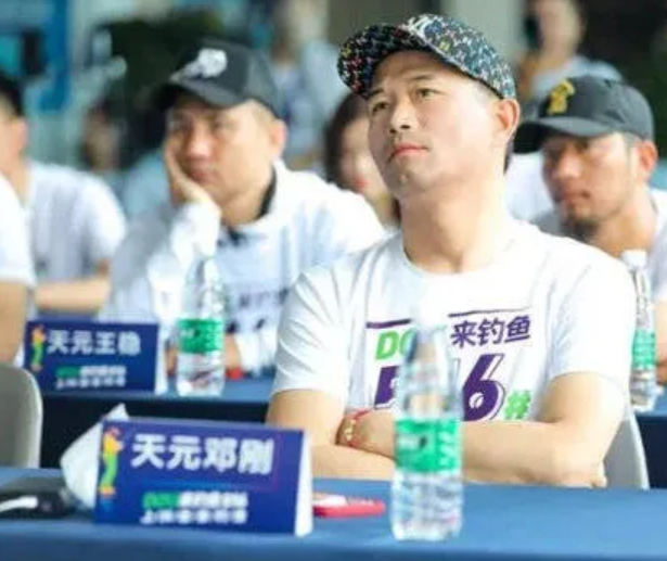 抖音户外钓鱼爆火，天元邓刚30天吸粉930万!