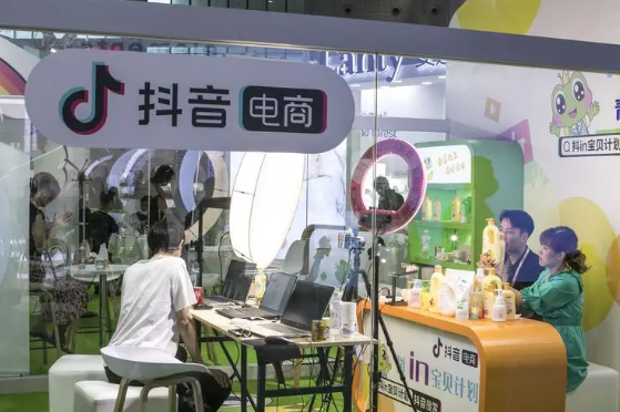 抖音直播间如何打标签?起号能否批量复制?对标账号如何筛选?(实操细节)