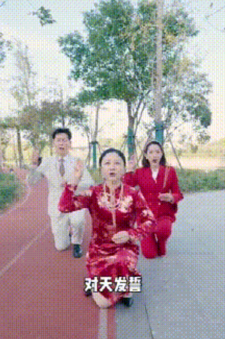 1643458437165129.png 2021年信息流创意迷惑行为大赏包括手游、综合电商、教育、金融、社交婚恋等重点行业