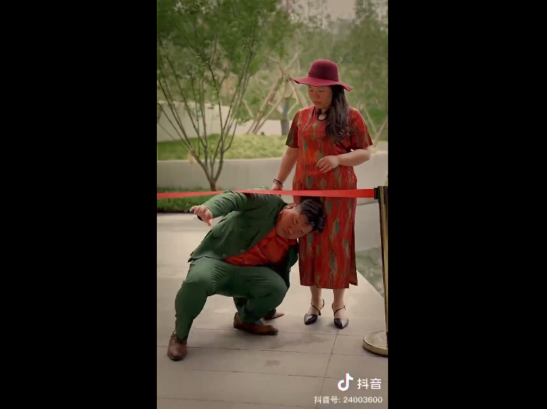 抖音1130万粉丝催更新，被这个“土味”男人装到了冷少和他的搭档蒋胖胖、阿呆成功出圈!